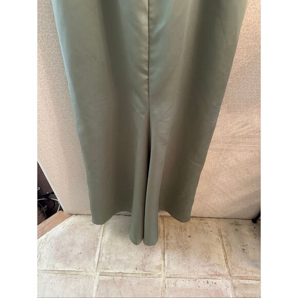 Satin sage, green gown - Picture 7 of 7
